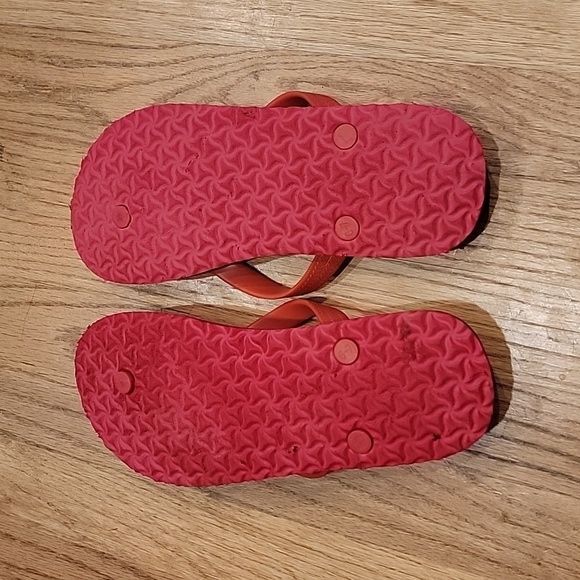 Gently Used Old Navy Men's Red White and Blue US Flag Flip Flops Thong Sandals - Picture 3 of 3